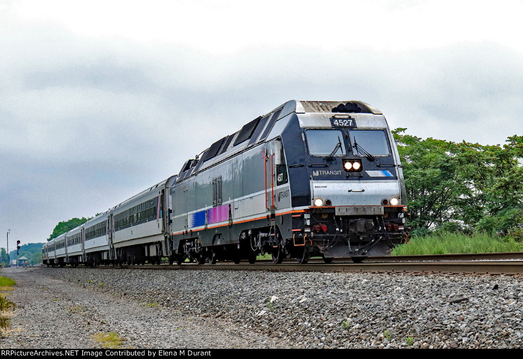 NJT 4527 on train 5511